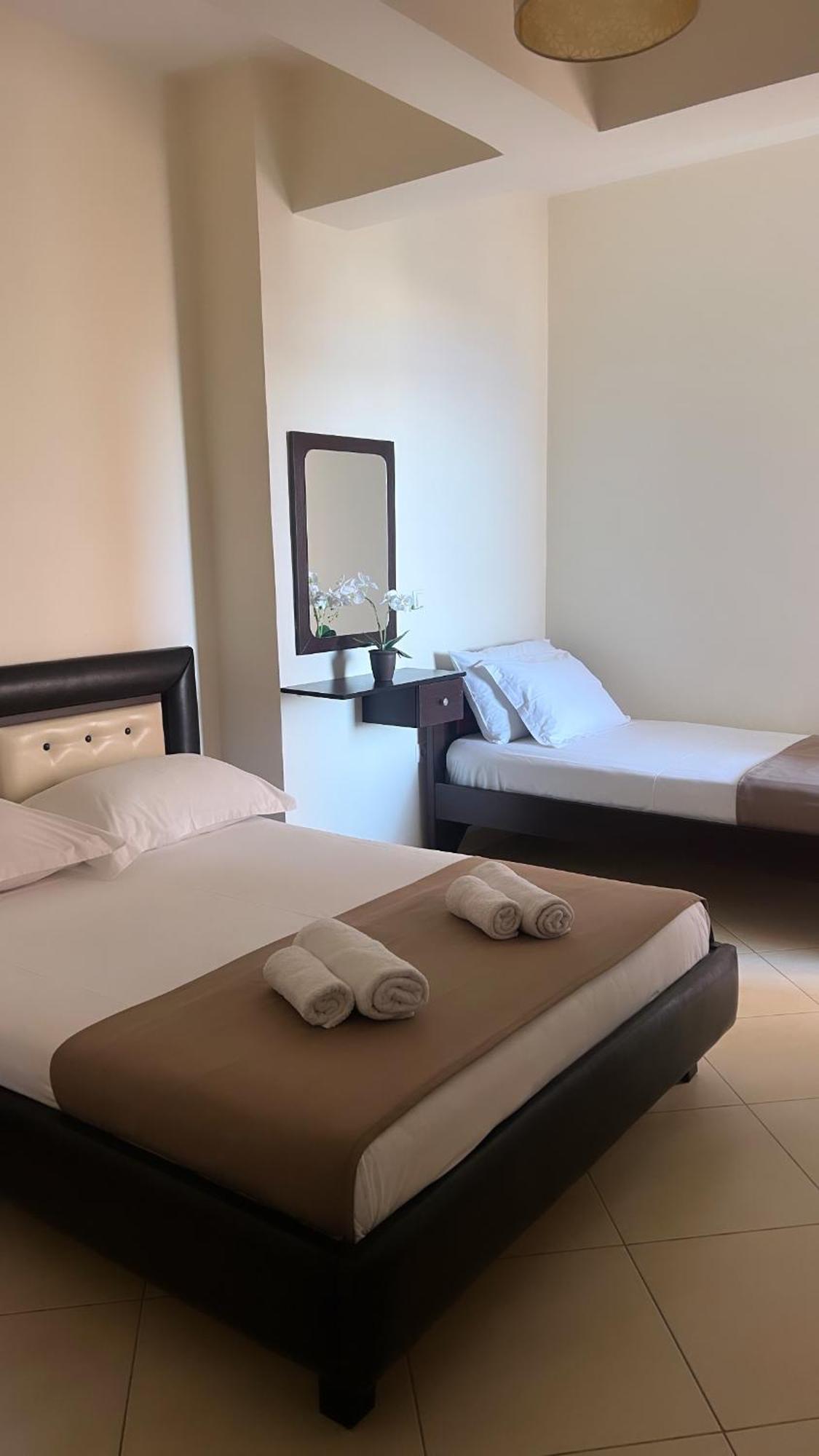 Ansi Paradiso Apartaments Sarande Bagian luar foto
