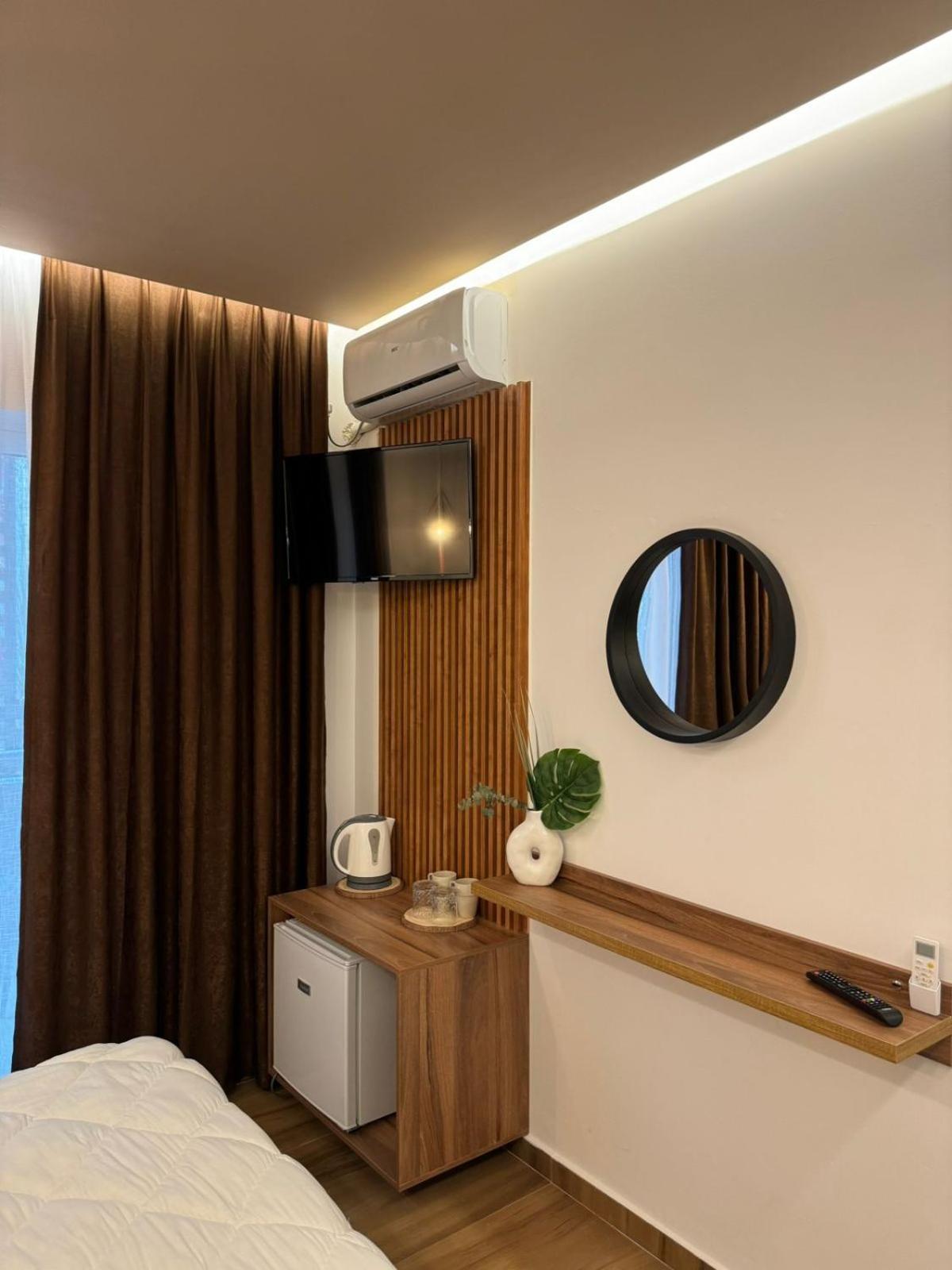 Ansi Paradiso Apartaments Sarande Bagian luar foto