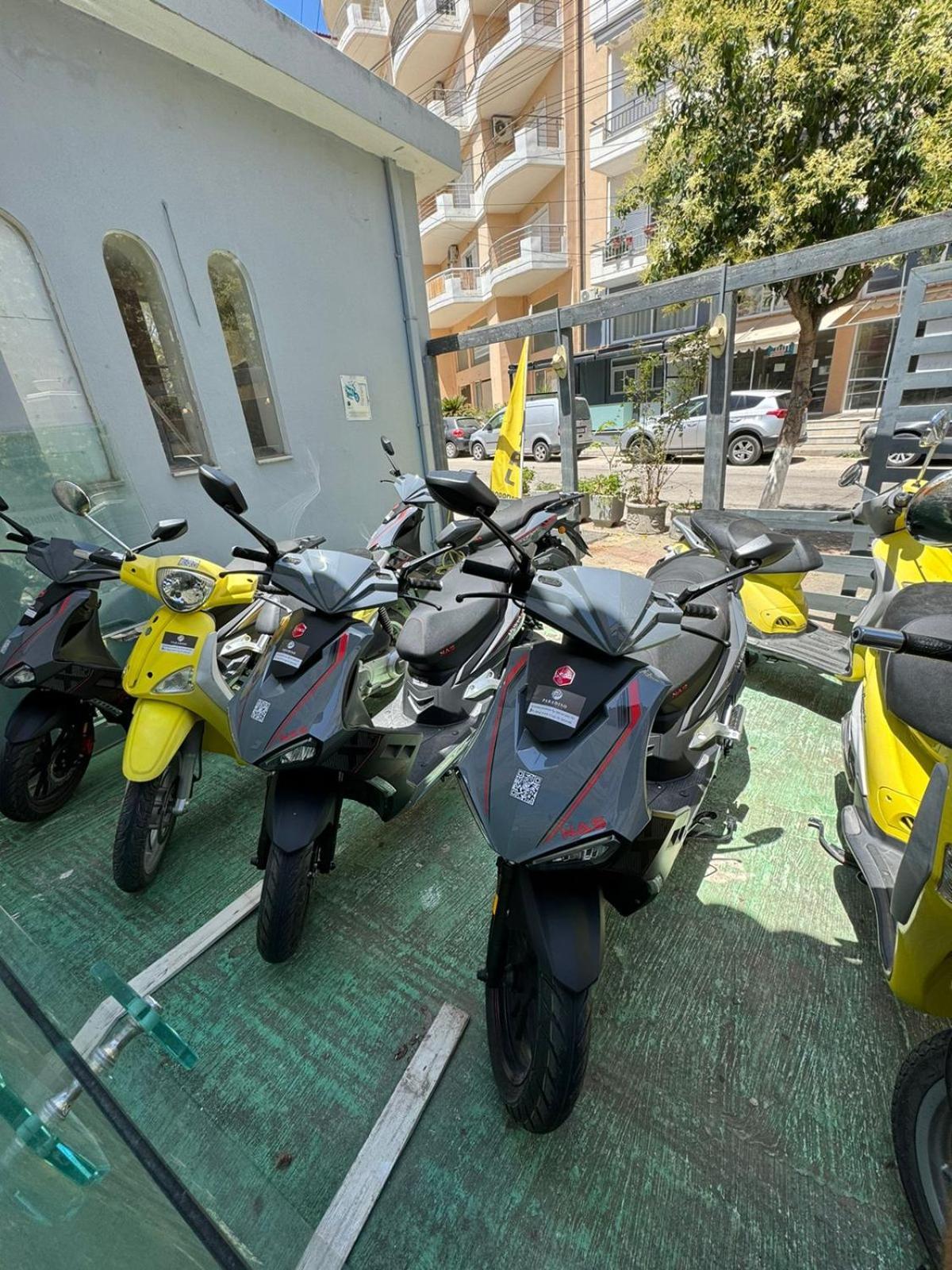 Ansi Paradiso Apartaments Sarande Bagian luar foto